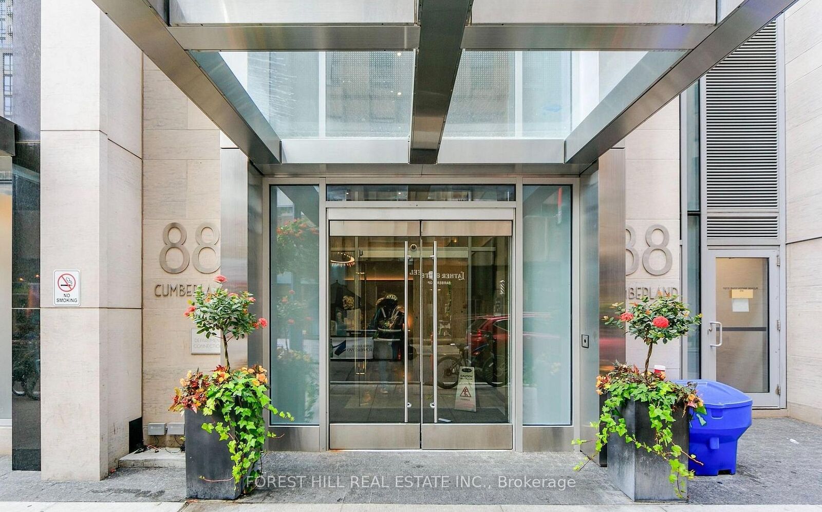 Property Photo:  88 Cumberland Avenue 1802  ON M5R 1A3 