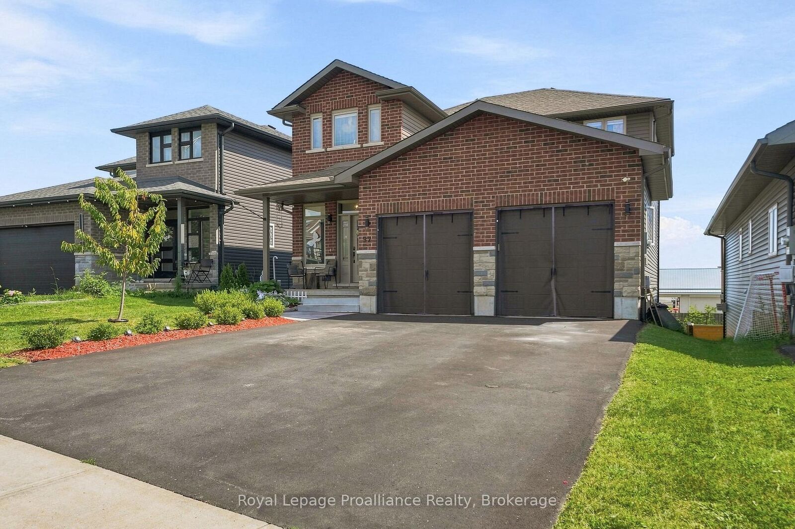 Property Photo:  92 Northumberland Boulevard  ON K8V 0L1 