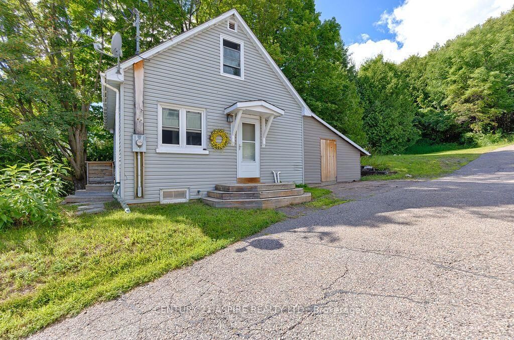 Property Photo: 168 Bonnechere Street E ON K0J 1T0