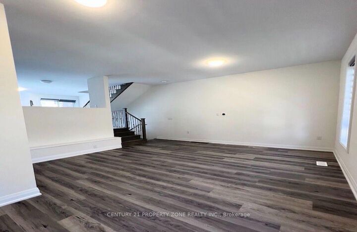 Photo de la propriété:  183 Victoria Street N 4  ON N2H 5C5 