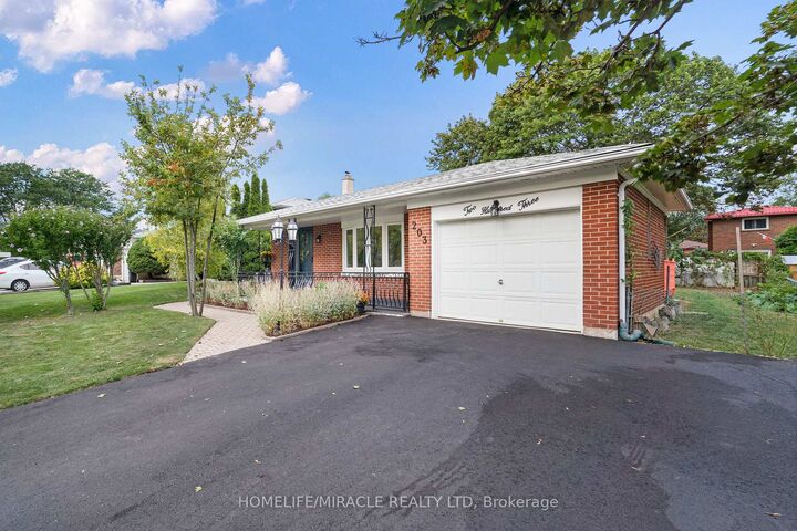 Property Photo:  203 Centennial Road  ON M1C 2A2 