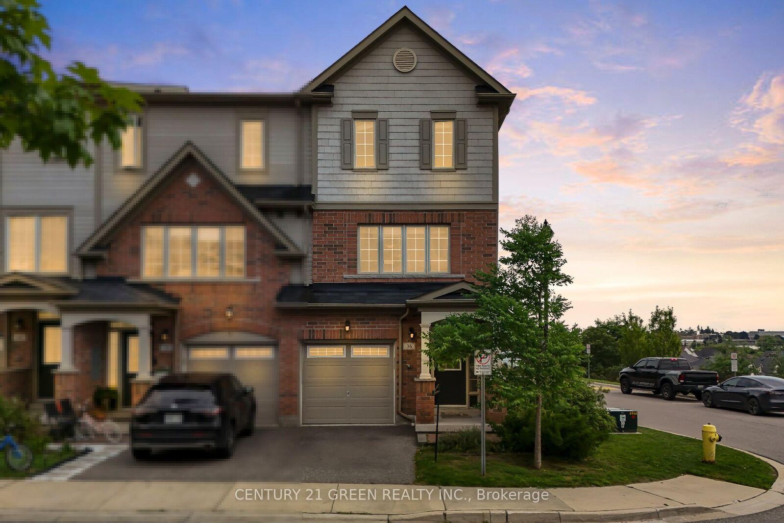 Property Photo:  36 Comfort Way  ON L1N 0K5 