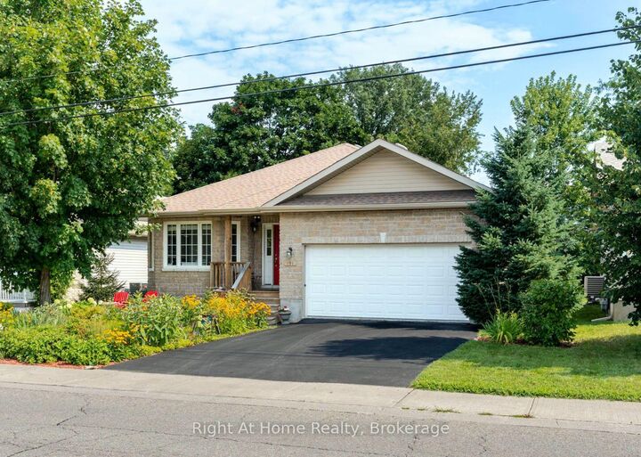 Property Photo:  191 Harold Street  ON K7A 0A1 