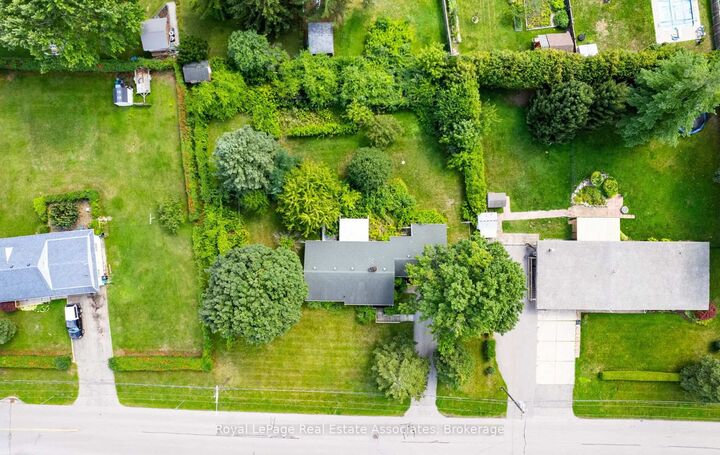 Property Photo: 27 Rothsay Avenue ON N2B 3A2