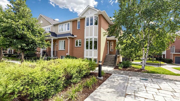 Property Photo:  83 Mondeo Drive 331  ON M1P 5B6 