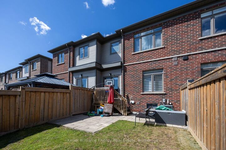 Property Photo:  72 Longshore Way  ON L1N 0M1 