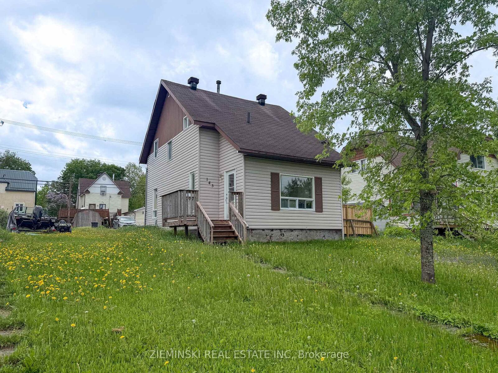 Property Photo: 143 Essex Avenue ON P0K 1E0