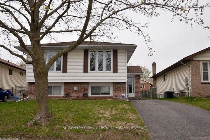 Property Photo: 27 Dauphin Avenue ON K7K 6B2
