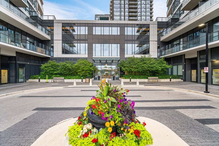 Property Photo: 35 Watergarden Drive 2414 ON L5R 0G8