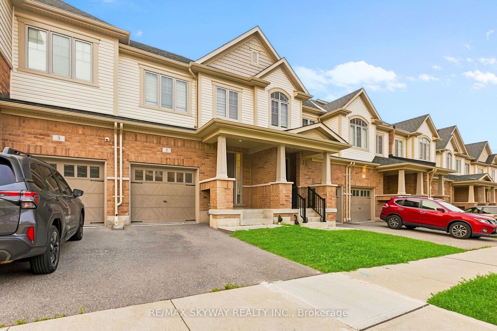 Property Photo: 5 Gloria Street N ON N2R 0R1