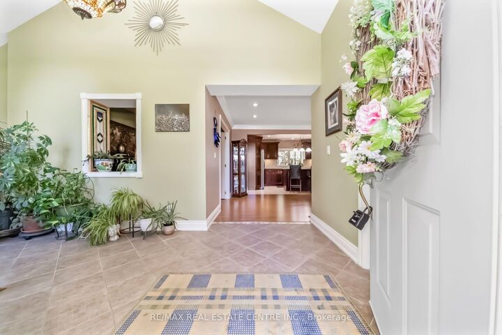 Property Photo: 6961 Second Line W ON L5W 1A1