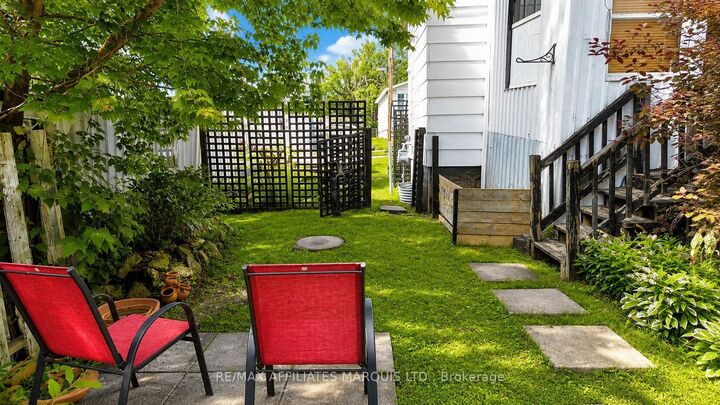 Property Photo:  521 Burton Avenue  ON K6J 3Y3 
