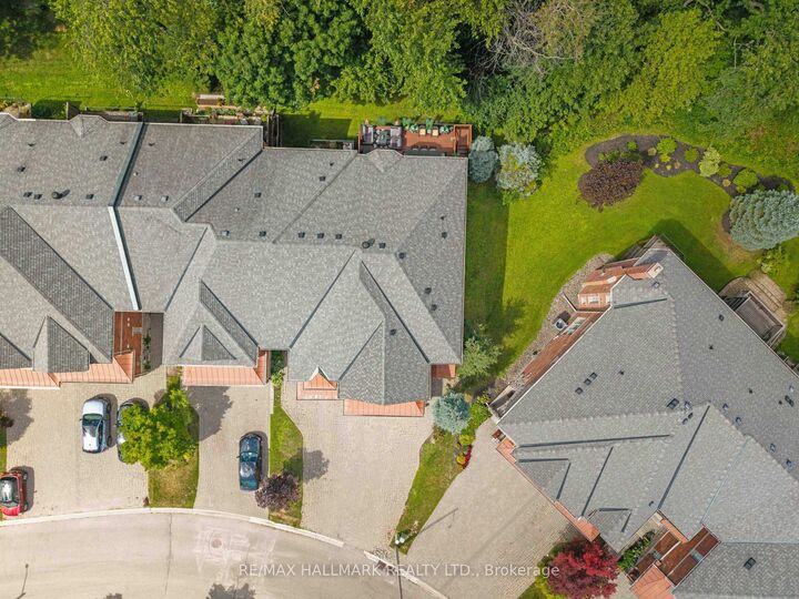 Property Photo: 79 Westbury Court ON L4S 2L2