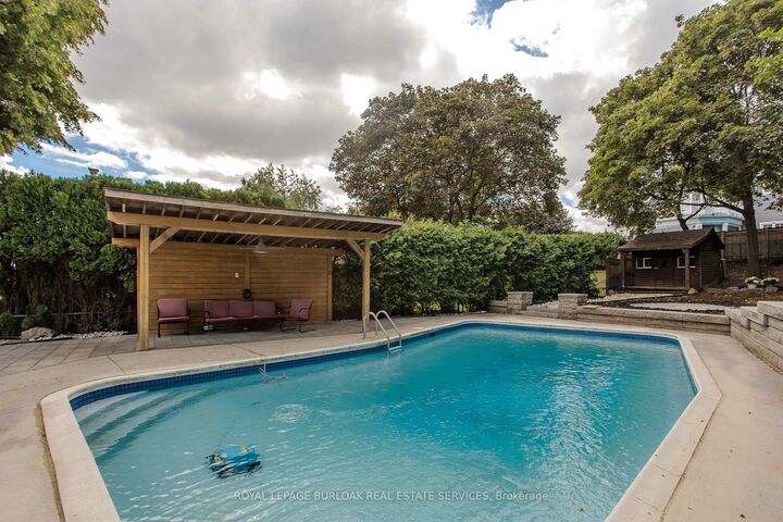 Property Photo: 892 North Shore Boulevard W ON L7T 1A8