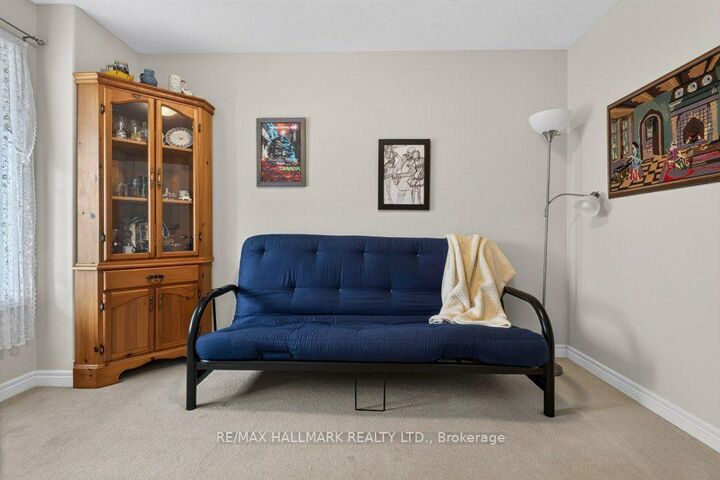 22 Jenny Crescent 18 — photo 1