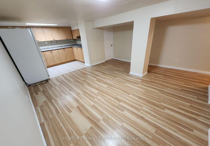 Property Photo:  45 Huntington Avenue Lower  ON M1K 4K9 