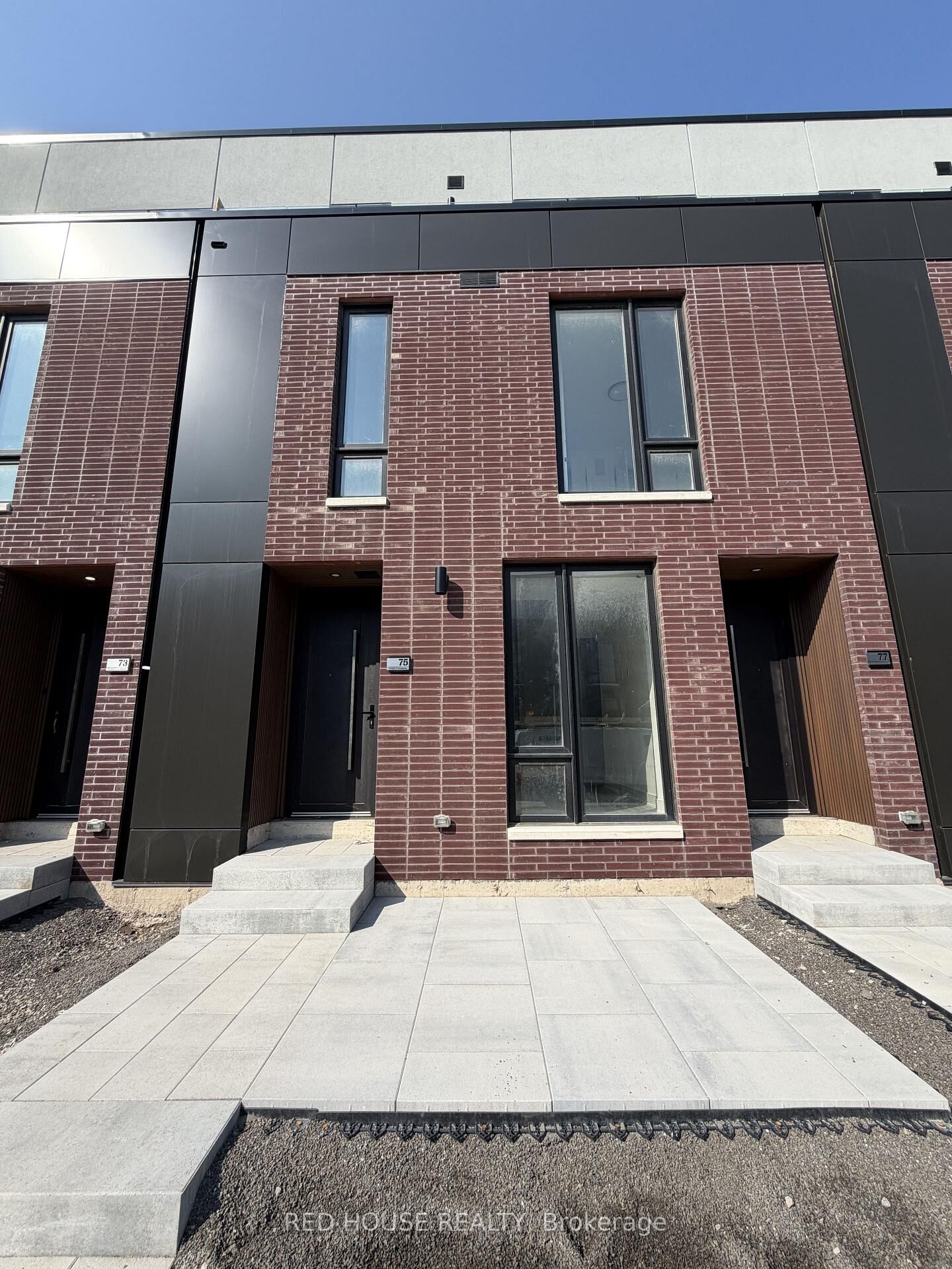 Property Photo:  75 Everett Common  ON L2P 0H1 