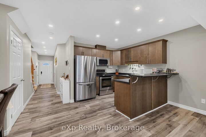 Property Photo: 975 Strasburg Road 4 ON N2E 0A8