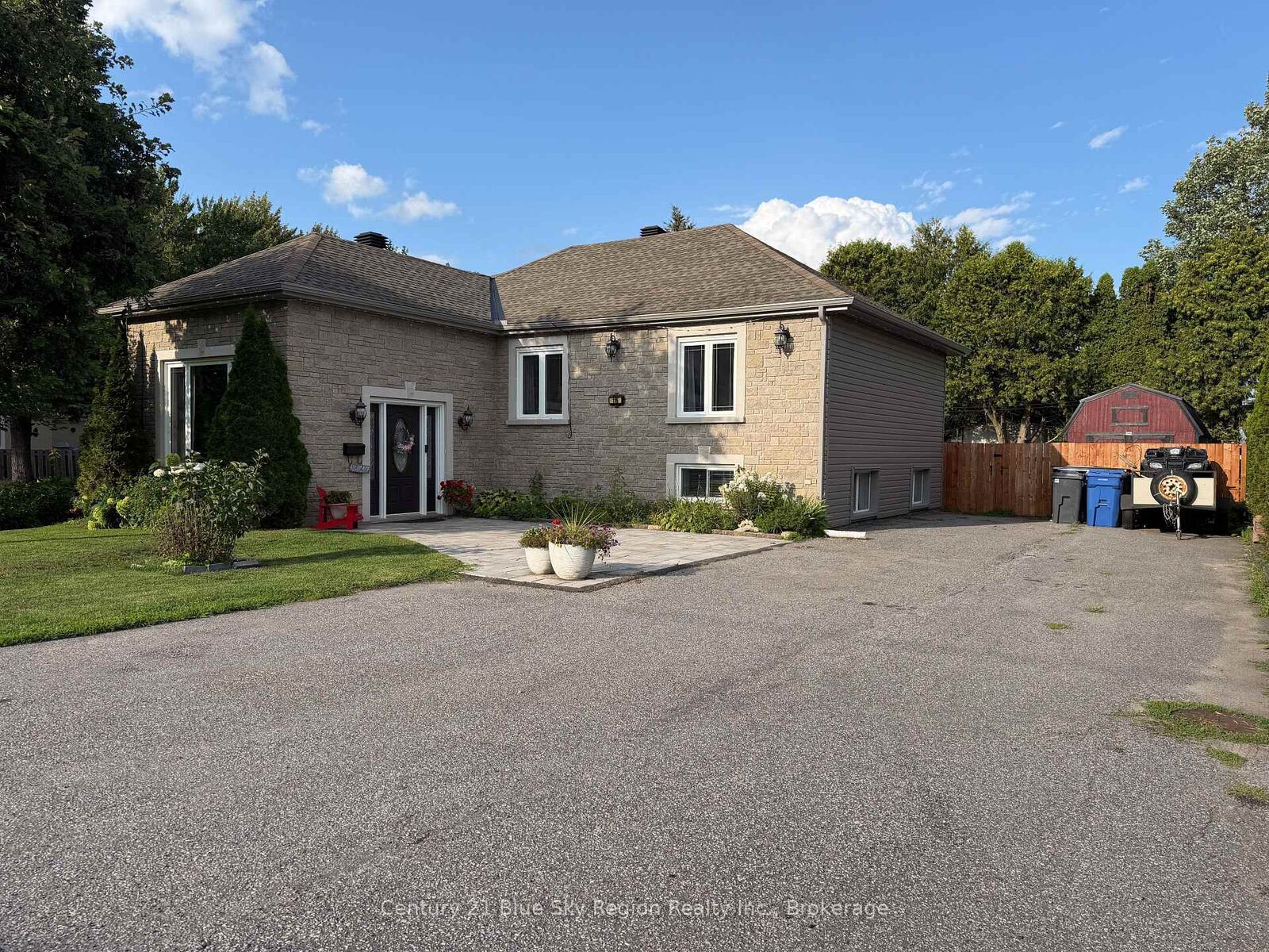 Property Photo:  116 Campbell Avenue  ON P1A 1V9 