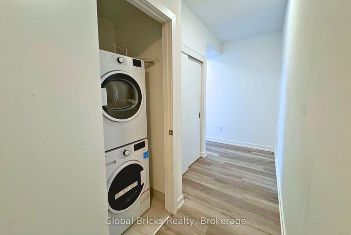 Property Photo:  5 Wellington Street S 612  ON N2G 0E3 