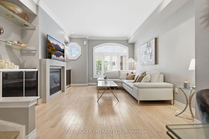 39 Lobo Mews N/A — photo 1