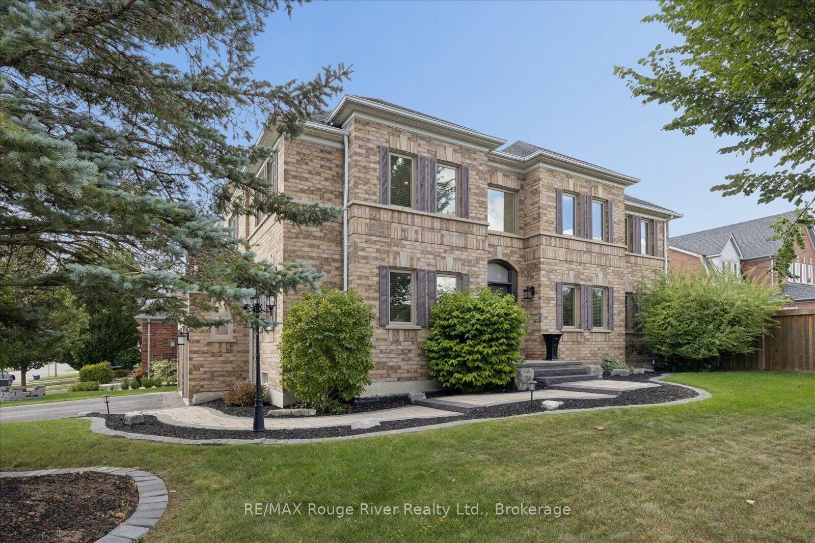 Property Photo: 10 Windbreak Crescent ON L1P 1P8