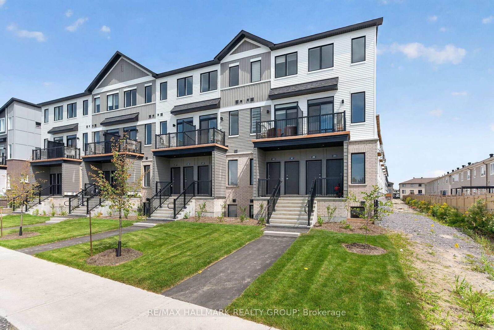 Property Photo:  285 Lamarche Avenue  ON K1W 0Y3 