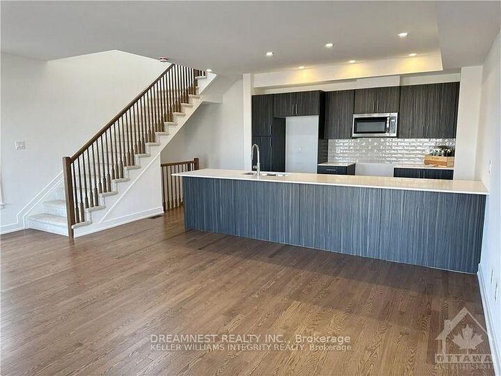 Property Photo:  806 Anciano Crescent  ON K2S 0J7 