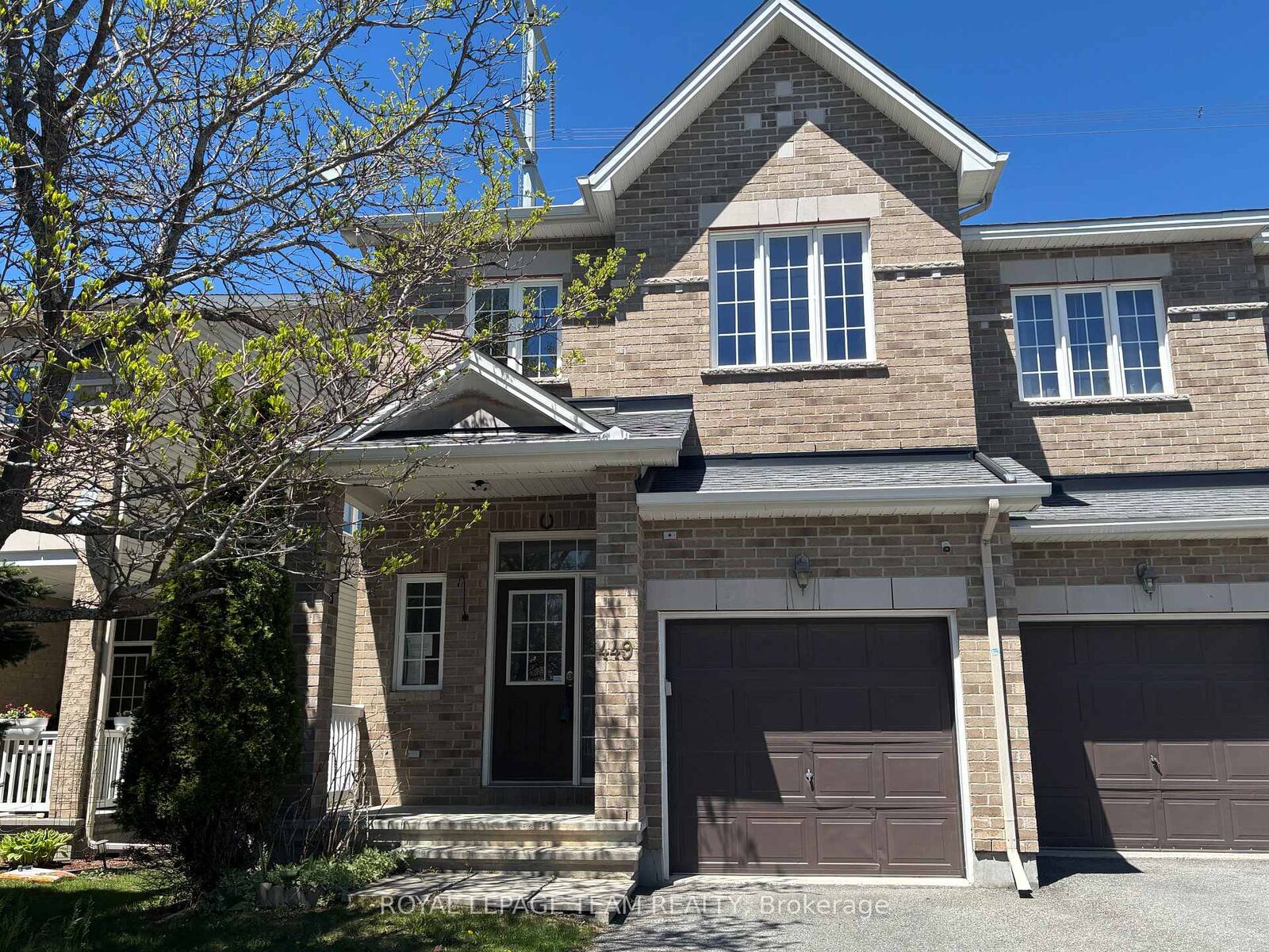 Property Photo: 449 Foxhall Way ON K2M 0G1