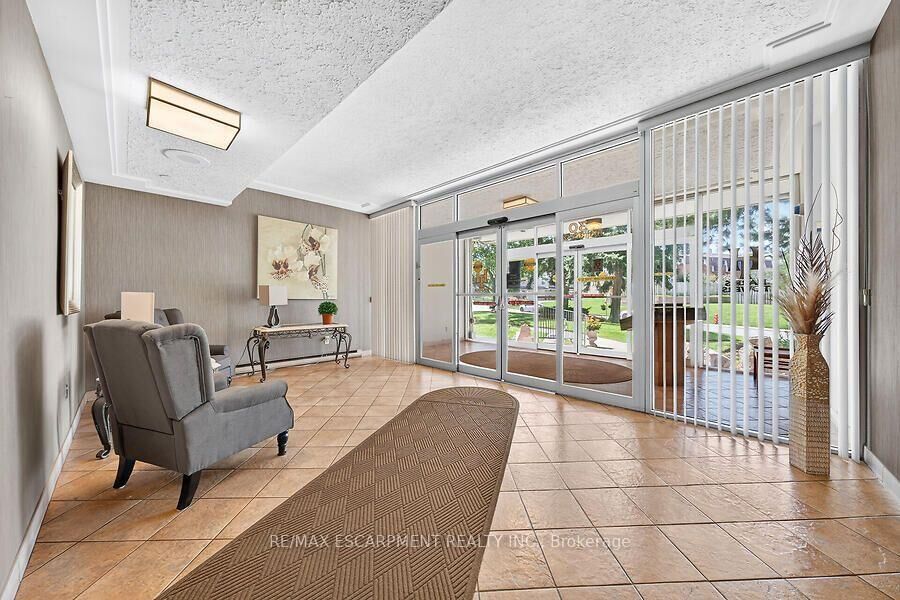 Property Photo: 30 Harrisford Street 908 ON L8K 6N1