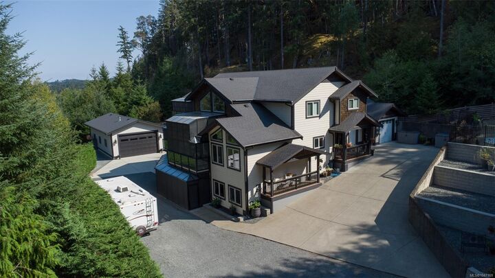 Property Photo: 3029 Meadow Dr BC V9R 7C6
