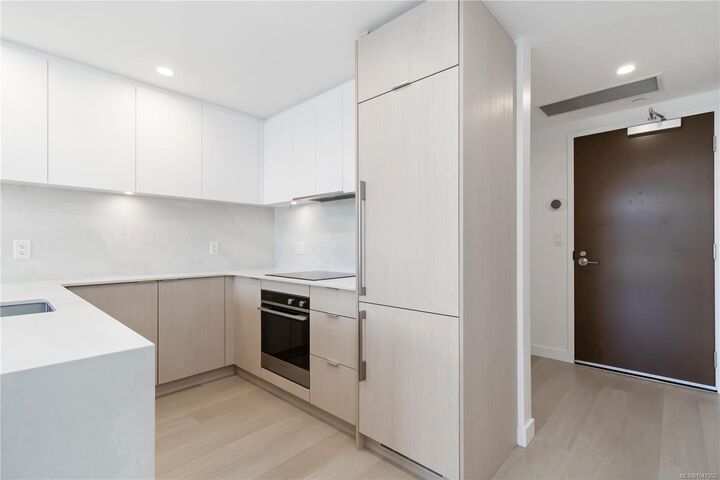 Property Photo:  1100 Yates St #303  BC V8V 3M8 
