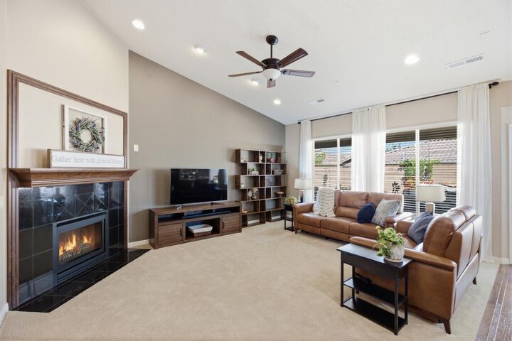 Property Photo:  1430 W Songbird Dr  UT 84790 