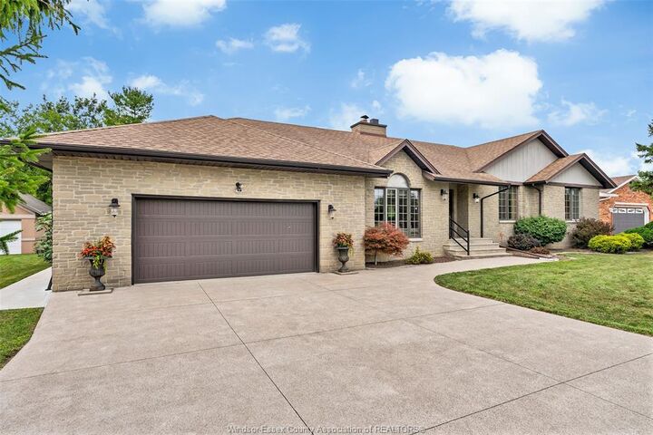 Property Photo: 367 Elmstead ON N8N 2L9