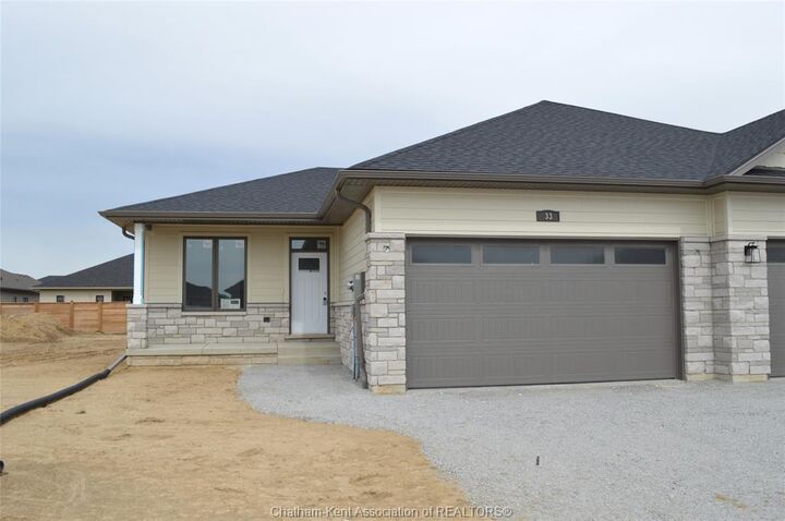 33 Duskridge Road — photo 1