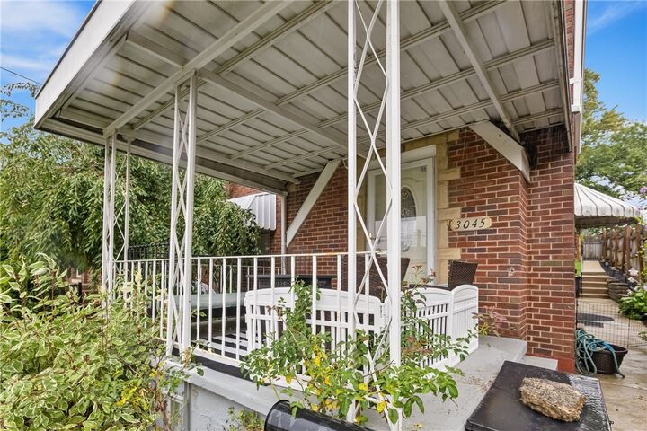 Property Photo:  3045 Hazelhurst Ave  PA 15227 