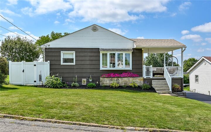 Property Photo:  717 June Lee St  PA 16117 