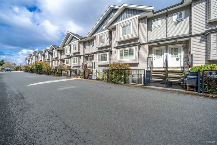 11255 132 Street 11 — photo 1