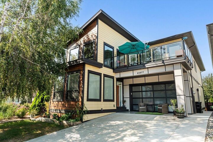 45977 Lake Drive — photo 1