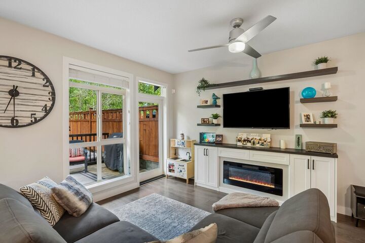 Property Photo: 11305 240 Street 152 BC V2W 0J1