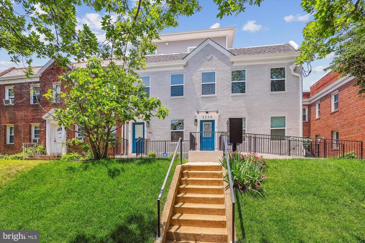 Property Photo:  2236 40th Street NW 4  DC 20007 