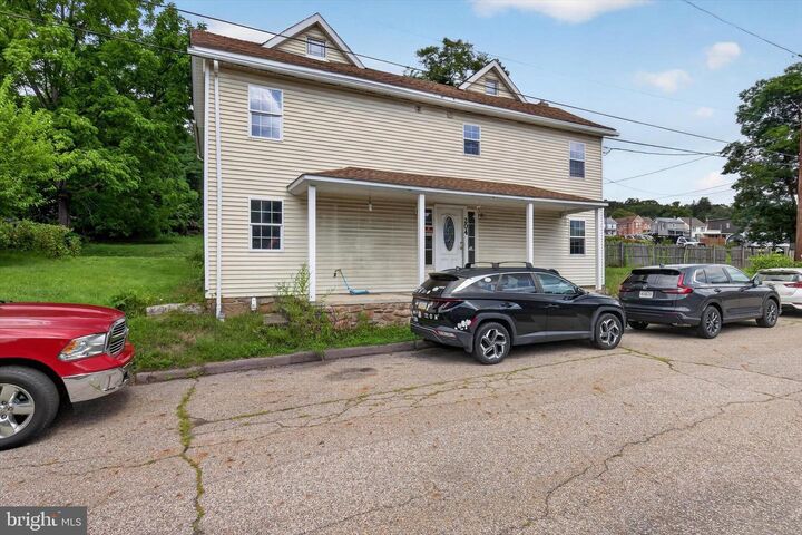 Property Photo:  204 Walnut Street  PA 17097 