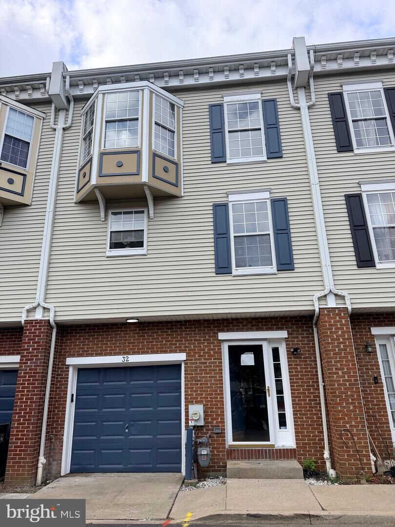 Property Photo:  32 E McCaulley Court  DE 19801 