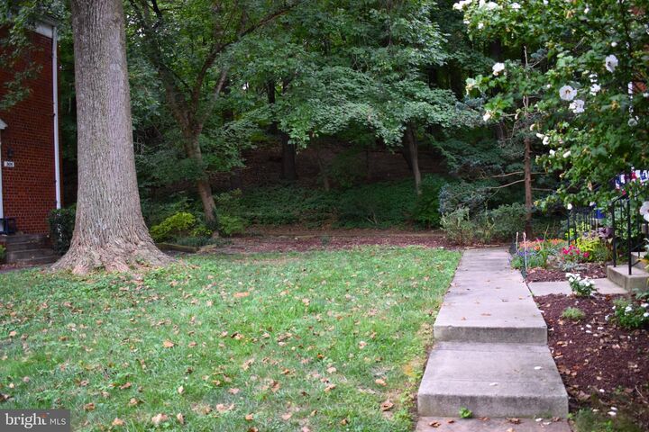 Property Photo: 3706 Gunston Road VA 22302