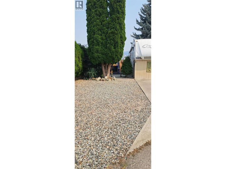 Property Photo:  415 Commonwealth Road 119  BC V4V 1P4 