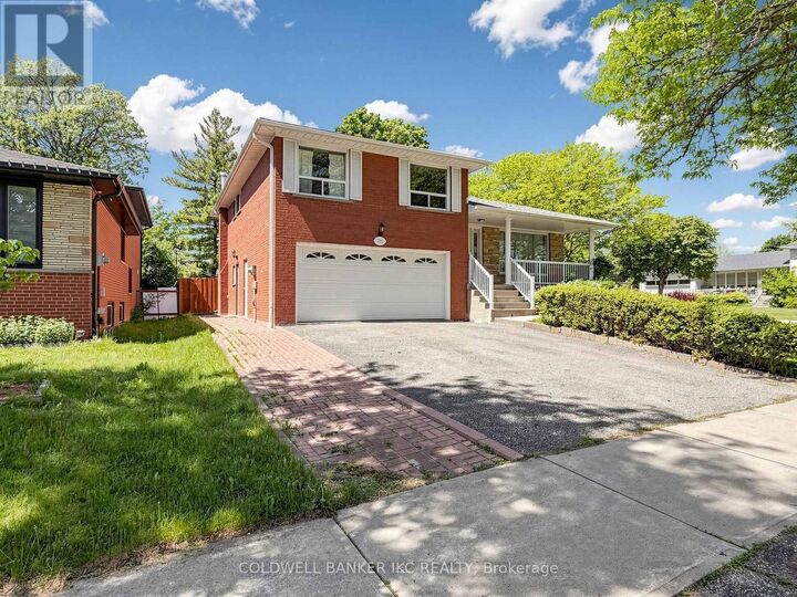 Property Photo:  2220 Springfield Court  ON L5K 1V2 