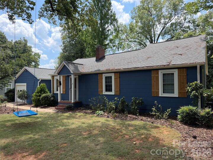 Property Photo:  4318 Raney Way  NC 28205 