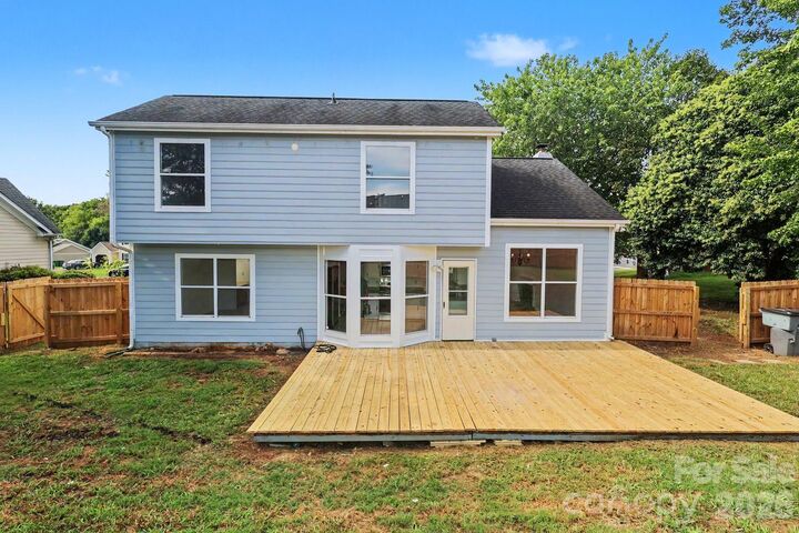 Property Photo:  1336 Yorkdale Drive  NC 28217 