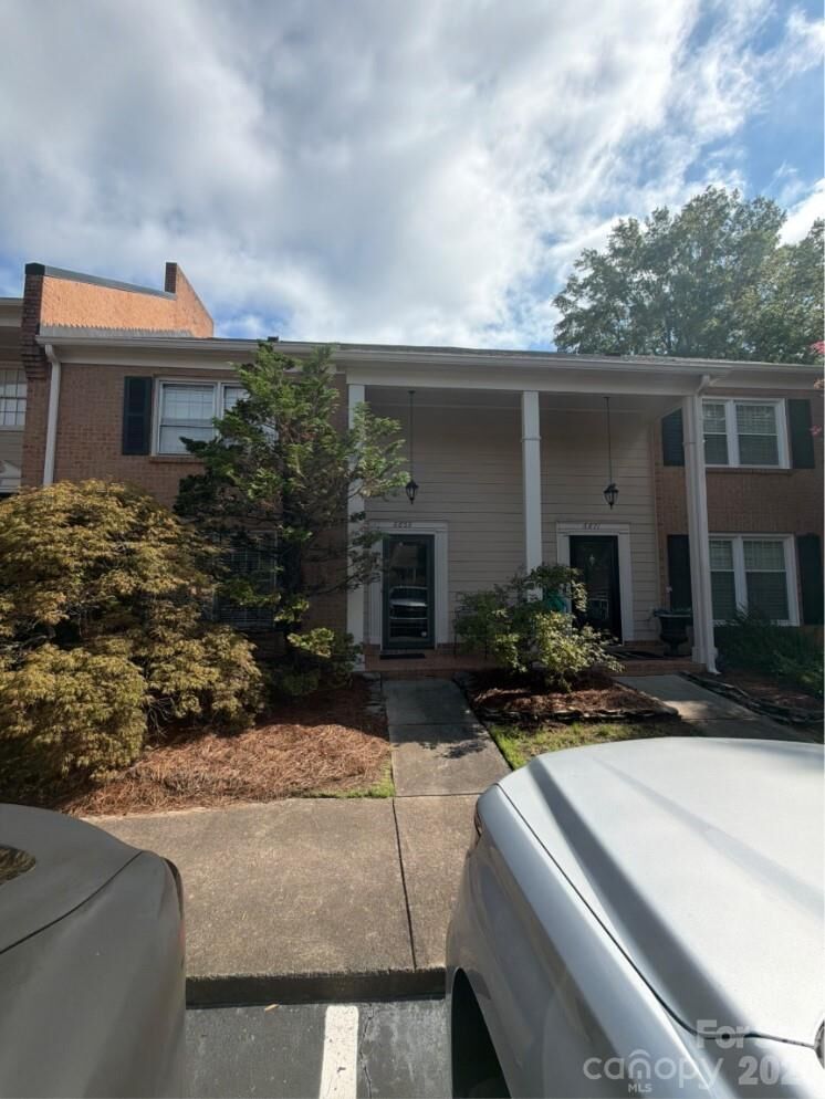 Property Photo:  6869 Dumbarton Drive  NC 28210 