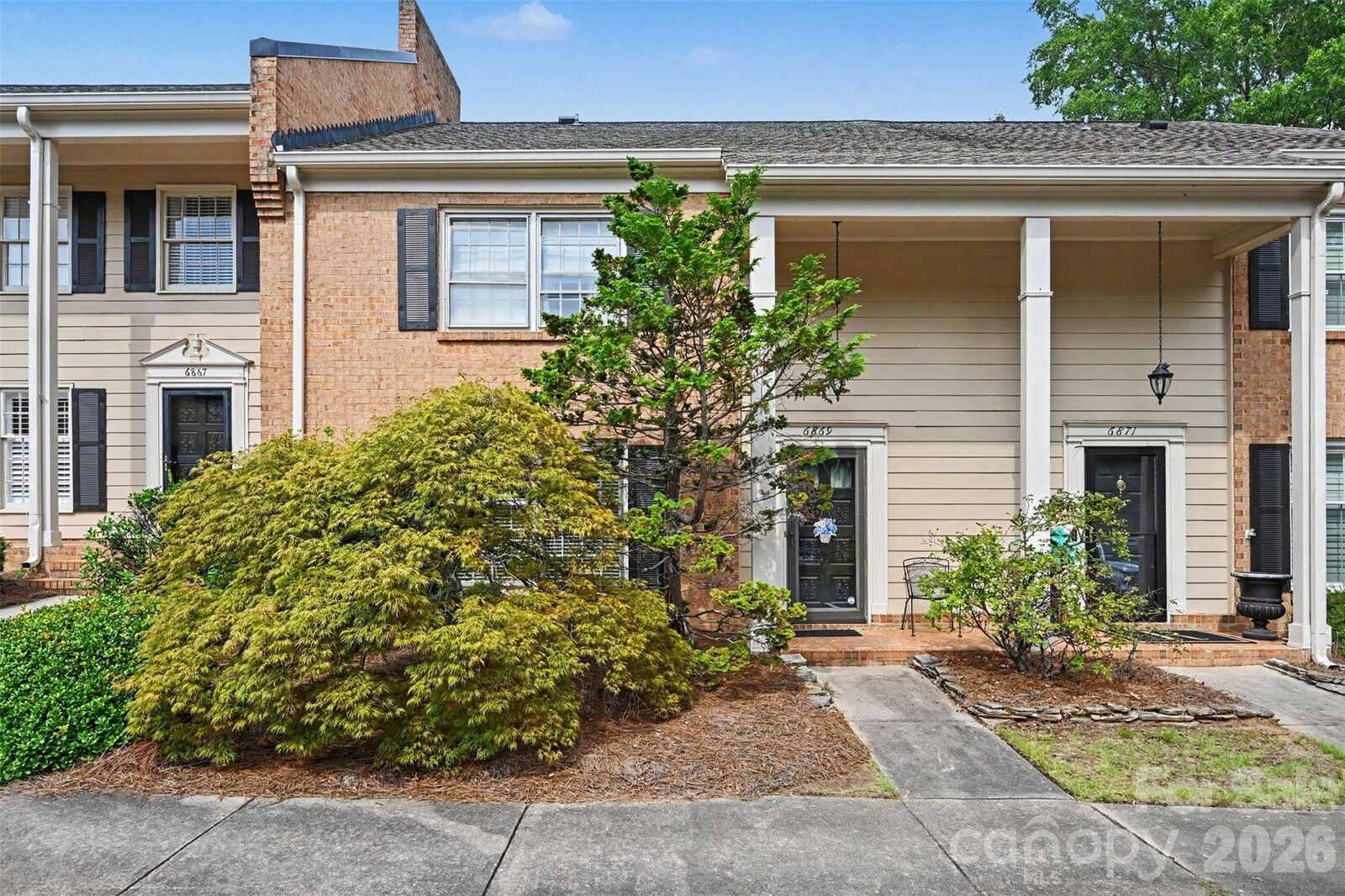 Property Photo:  6869 Dumbarton Drive  NC 28210 